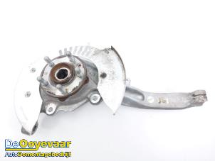 Gebruikte Fusee links-voor Jaguar I-Pace EV400 AWD Prijs € 225,00 Margeregeling aangeboden door Autodemontagebedrijf De Ooyevaar