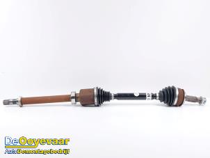 Gebruikte Aandrijfas rechts-voor Nissan Qashqai (J11) 1.3 DIG-T 140 16V Prijs € 249,99 Margeregeling aangeboden door Autodemontagebedrijf De Ooyevaar