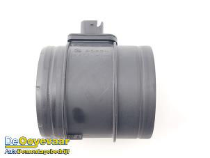 Gebruikte Luchtmassameter Iveco New Daily VI 33S14, 35C14, 35S14 Prijs € 49,99 Margeregeling aangeboden door Autodemontagebedrijf De Ooyevaar