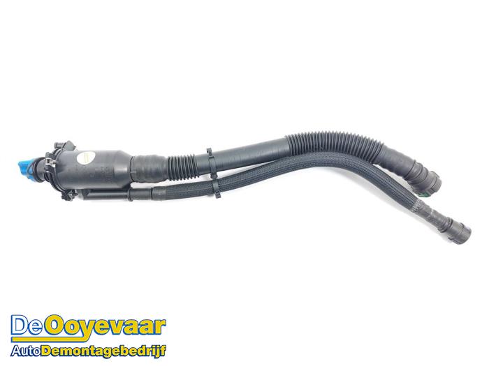 Gebruikte Vulpijp ad-blue tank Iveco New Daily VI 33S14, 35C14, 35S14 Prijs € 19,99 Margeregeling aangeboden door Autodemontagebedrijf De Ooyevaar