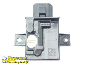 Gebruikte Brandstofpomp module Landrover Range Rover Sport (L1) 3.0 V6 P460e Prijs € 99,99 Margeregeling aangeboden door Autodemontagebedrijf De Ooyevaar