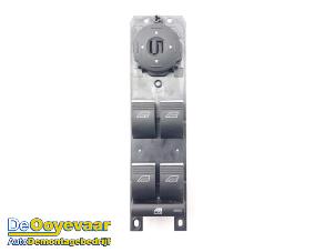 Gebruikte Ruit schakelaar elektrisch Ford Focus 3 1.0 Ti-VCT EcoBoost 12V 125 Prijs € 19,99 Margeregeling aangeboden door Autodemontagebedrijf De Ooyevaar