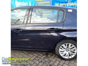 Gebruikte Deur 4Deurs links-achter Peugeot 308 (L3/L8/LB/LH/LP) 1.2 12V e-THP PureTech 110 Prijs € 179,99 Margeregeling aangeboden door Autodemontagebedrijf De Ooyevaar