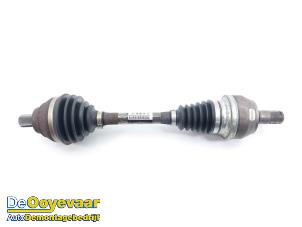 Gebruikte Cardanas links-voor (VWA) Volkswagen T-Roc I 2.0 TSI 16V 4Motion Prijs € 225,00 Margeregeling aangeboden door Autodemontagebedrijf De Ooyevaar