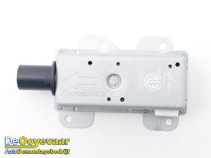 Gebruikte Luchtkwaliteit sensor Landrover Range Rover Sport (L1) 3.0 V6 P460e Prijs € 199,99 Margeregeling aangeboden door Autodemontagebedrijf De Ooyevaar