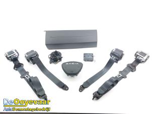 Gebruikte Airbag Set + Module Dacia Duster (SR) 1.0 TCE 100 Bi-Fuel, Eco-G 12V Prijs € 749,99 Margeregeling aangeboden door Autodemontagebedrijf De Ooyevaar