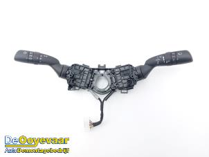 Gebruikte Combischakelaar Stuurkolom Toyota Yaris Cross (PB1/PJ1) 1.5 12V Hybrid 130 Prijs € 69,99 Margeregeling aangeboden door Autodemontagebedrijf De Ooyevaar