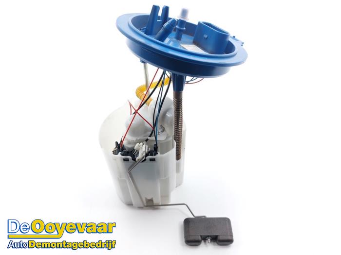 Gebruikte Tank element Pomp Volkswagen Polo VI (AW1) 1.0 MPI 12V Prijs € 49,99 Margeregeling aangeboden door Autodemontagebedrijf De Ooyevaar