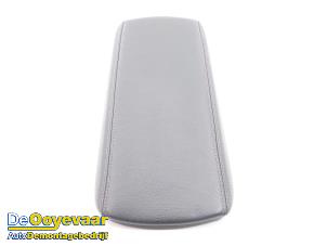 Gebruikte Armleuning Renault Grand Scénic IV (RFAR) 1.5 Energy dCi 110 Prijs € 69,99 Margeregeling aangeboden door Autodemontagebedrijf De Ooyevaar