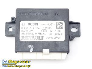 Gebruikte PDC Module Renault Grand Scénic IV (RFAR) 1.5 Energy dCi 110 Prijs € 39,99 Margeregeling aangeboden door Autodemontagebedrijf De Ooyevaar