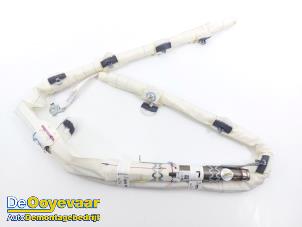 Gebruikte Airbag hemel links Renault Grand Scénic IV (RFAR) 1.5 Energy dCi 110 Prijs € 129,99 Margeregeling aangeboden door Autodemontagebedrijf De Ooyevaar