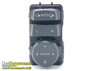 Gebruikte Spiegel Schakelaar Hyundai i30 Wagon (PDEF5) 1.0 T-GDI 12V Hybrid 48V Prijs € 9,99 Margeregeling aangeboden door Autodemontagebedrijf De Ooyevaar