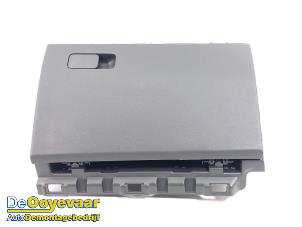 Gebruikte Dashboardkastje Hyundai i30 Wagon (PDEF5) 1.0 T-GDI 12V Hybrid 48V Prijs € 99,99 Margeregeling aangeboden door Autodemontagebedrijf De Ooyevaar