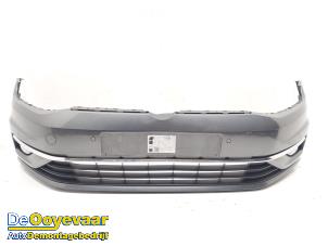 Gebruikte Voorbumper Volkswagen Golf VII (AUA) 1.0 TSI 12V BlueMotion Prijs € 399,99 Margeregeling aangeboden door Autodemontagebedrijf De Ooyevaar