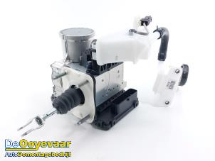 Gebruikte Rembol Kia Niro II (SG2) 1.6 GDI Hybrid Prijs € 979,99 Margeregeling aangeboden door Autodemontagebedrijf De Ooyevaar