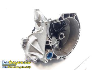 Gebruikte Versnellingsbak Ford Focus 3 1.0 Ti-VCT EcoBoost 12V 100 Prijs € 399,99 Margeregeling aangeboden door Autodemontagebedrijf De Ooyevaar