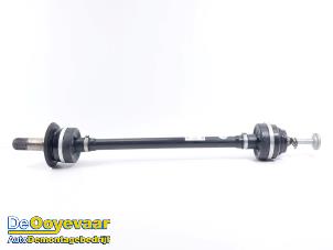 Gebruikte Aandrijfas links-achter BMW X5 (G05) xDrive 45 e iPerformance 3.0 24V Prijs € 289,99 Margeregeling aangeboden door Autodemontagebedrijf De Ooyevaar