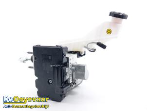 Gebruikte Rembol Kia Sportage (NQ5E) 1.6 T-GDi Hybrid 16V Prijs € 449,99 Margeregeling aangeboden door Autodemontagebedrijf De Ooyevaar