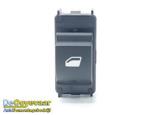 Gebruikte Ruit schakelaar elektrisch Opel Corsa F (UB/UH/UP) Electric Long Range 51kWh Prijs € 5,00 Margeregeling aangeboden door Autodemontagebedrijf De Ooyevaar