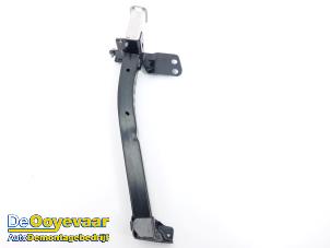 Gebruikte Frontdeel steun Opel Corsa F (UB/UH/UP) Electric Long Range 51kWh Prijs € 75,00 Margeregeling aangeboden door Autodemontagebedrijf De Ooyevaar