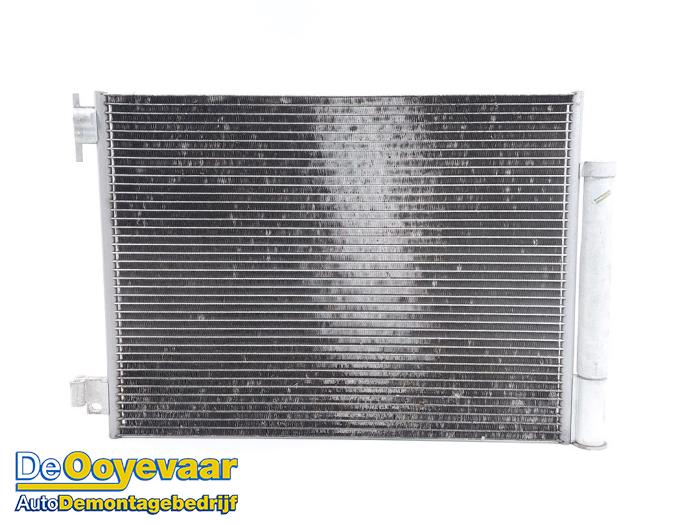Gebruikte Airco Condensor Renault Twingo III (AH) 1.0 SCe 70 12V Prijs € 39,99 Margeregeling aangeboden door Autodemontagebedrijf De Ooyevaar