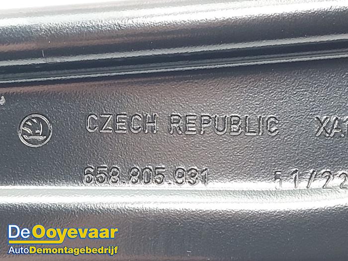 Frontdeel steun van een Skoda Kamiq 1.0 TSI 12V 2023