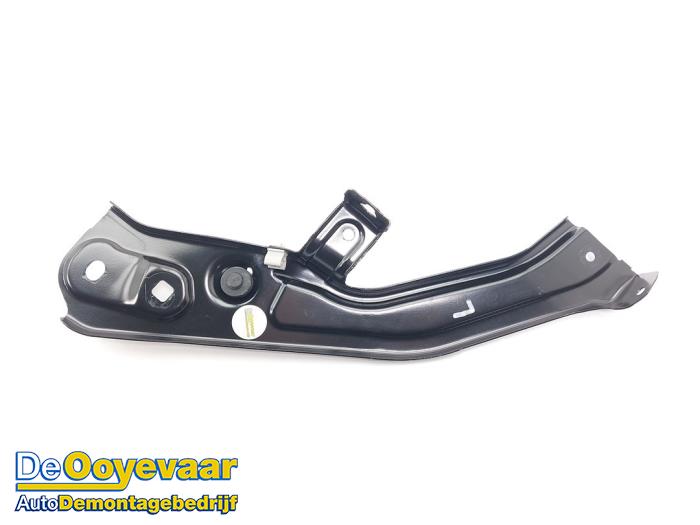 Frontdeel steun van een Skoda Kamiq 1.0 TSI 12V 2023