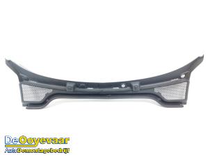 Gebruikte Paravent Skoda Kamiq 1.0 TSI 12V Prijs € 39,99 Margeregeling aangeboden door Autodemontagebedrijf De Ooyevaar