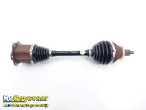 Gebruikte Aandrijfas links-voor Skoda Kamiq 1.0 TSI 12V Prijs € 199,99 Margeregeling aangeboden door Autodemontagebedrijf De Ooyevaar