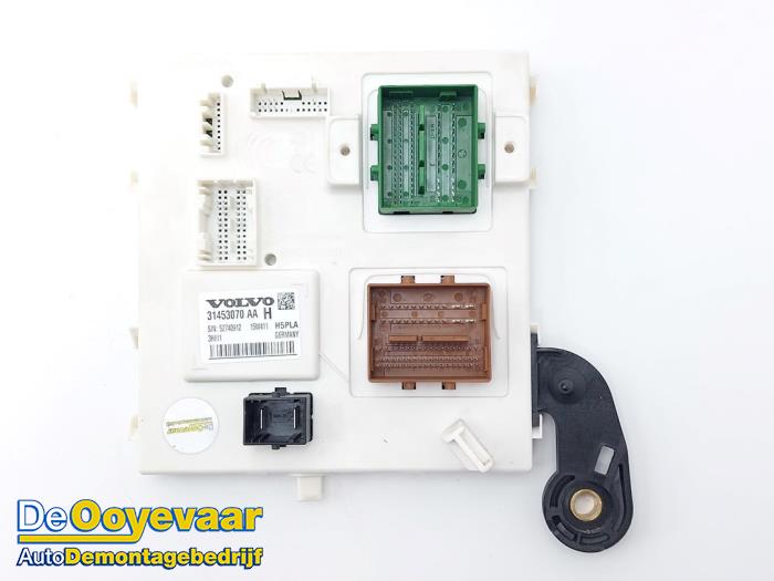 Gebruikte Central electronic module Volvo XC90 II 2.0 T8 16V Twin Engine AWD Prijs € 169,99 Margeregeling aangeboden door Autodemontagebedrijf De Ooyevaar