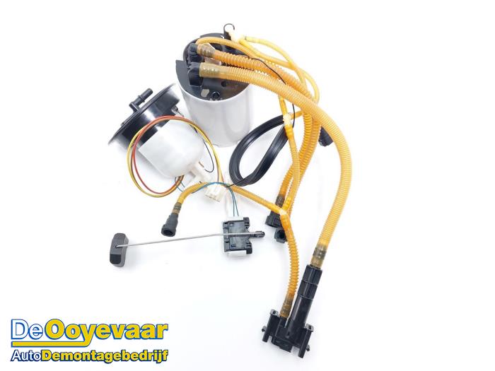 Gebruikte Tank element Pomp Porsche Panamera (970) 3.0 V6 24V S E-Hybrid Prijs € 199,99 Margeregeling aangeboden door Autodemontagebedrijf De Ooyevaar