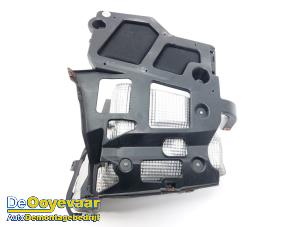 Gebruikte Bumpersteun links-achter Porsche Panamera (970) 3.0 V6 24V S E-Hybrid Prijs € 99,99 Margeregeling aangeboden door Autodemontagebedrijf De Ooyevaar