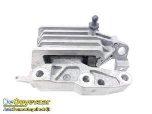 Gebruikte Motorrubber Mini Mini Convertible (F57) 2.0 16V John Cooper Works Prijs € 69,99 Margeregeling aangeboden door Autodemontagebedrijf De Ooyevaar