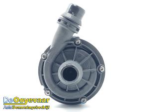 Gebruikte Extra waterpomp Mercedes GLC AMG (X253) 3.0 43 AMG V6 Turbo 4-Matic Prijs € 39,99 Margeregeling aangeboden door Autodemontagebedrijf De Ooyevaar