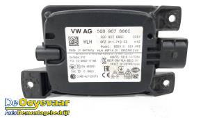 Gebruikte Dode hoek sensor Skoda Karoq 1.6 TDI 16V Prijs € 59,99 Margeregeling aangeboden door Autodemontagebedrijf De Ooyevaar