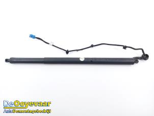 Gebruikte Achterklep motor Mercedes GLC Coupe (C253) 2.0 300 16V 4-Matic Prijs € 89,99 Margeregeling aangeboden door Autodemontagebedrijf De Ooyevaar