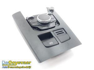 Gebruikte MMI schakelaar Audi A3 Sportback (8VA/8VF) 1.6 TDI 16V Prijs € 59,99 Margeregeling aangeboden door Autodemontagebedrijf De Ooyevaar