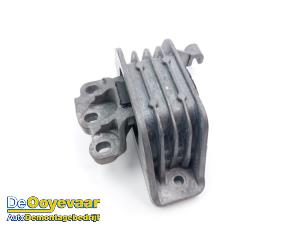 Gebruikte Motorsteun MAN TGE 2.0 TDI Prijs € 65,00 Margeregeling aangeboden door Autodemontagebedrijf De Ooyevaar