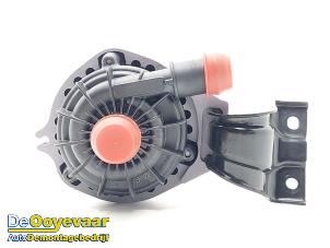 Gebruikte Extra waterpomp Volkswagen ID.5 (E39) Pro Performance Prijs € 49,99 Margeregeling aangeboden door Autodemontagebedrijf De Ooyevaar