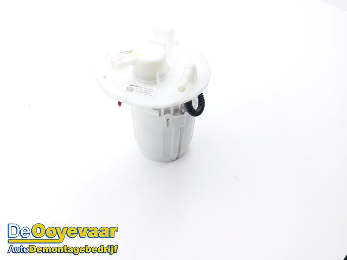 Gebruikte Tank element Pomp Kia Rio IV (YB) 1.0i T-GDi 100 12V Prijs € 39,99 Margeregeling aangeboden door Autodemontagebedrijf De Ooyevaar