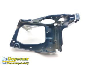 Gebruikte Koplampframe rechts Lynk &amp; Co 01 1.5 PHEV Prijs € 119,99 Margeregeling aangeboden door Autodemontagebedrijf De Ooyevaar