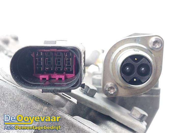 Aircopomp van een Porsche Panamera (970) 3.0 V6 24V S E-Hybrid 2014