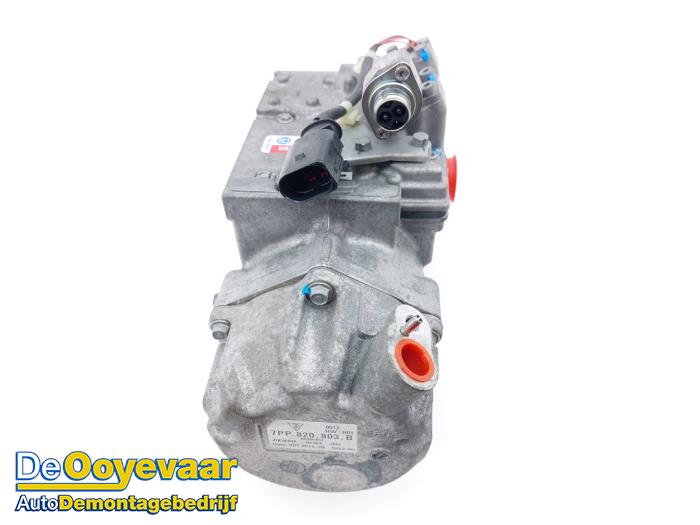 Aircopomp van een Porsche Panamera (970) 3.0 V6 24V S E-Hybrid 2014