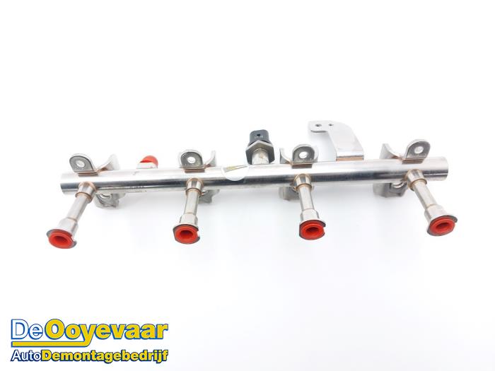 Gebruikte Injector brug Jaguar F-Pace 2.0 P400e 16V AWD Prijs € 99,99 Margeregeling aangeboden door Autodemontagebedrijf De Ooyevaar