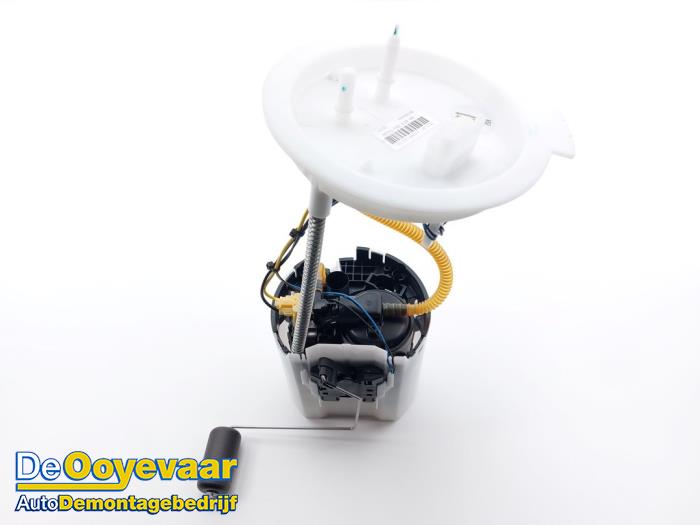 Gebruikte Tank element Pomp Lynk &amp; Co 01 1.5 PHEV Prijs € 159,99 Margeregeling aangeboden door Autodemontagebedrijf De Ooyevaar