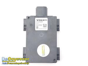 Gebruikte Dode hoek sensor Volvo XC90 II 2.0 T8 16V Twin Engine AWD Prijs € 259,99 Margeregeling aangeboden door Autodemontagebedrijf De Ooyevaar