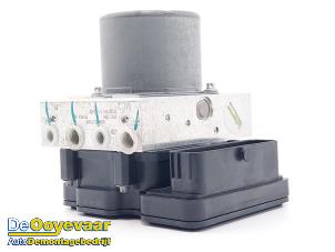 Gebruikte ABS Pomp Lynk &amp; Co 01 1.5 PHEV Prijs € 99,99 Margeregeling aangeboden door Autodemontagebedrijf De Ooyevaar