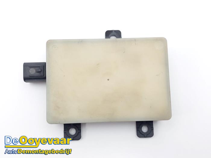 Gebruikte Dode hoek sensor Landrover Range Rover Velar (LY) 2.0 16V P300 AWD Prijs € 79,99 Margeregeling aangeboden door Autodemontagebedrijf De Ooyevaar