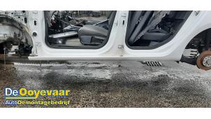 Gebruikte Dorpel links Seat Leon Sportstourer (KLF) 1.5 eTSI 16V Prijs op aanvraag aangeboden door Autodemontagebedrijf De Ooyevaar