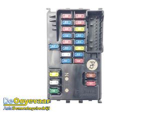 Gebruikte Zekeringkast Kia Ceed Sportswagon (CDF) 1.0i T-GDi 12V Prijs € 59,99 Margeregeling aangeboden door Autodemontagebedrijf De Ooyevaar